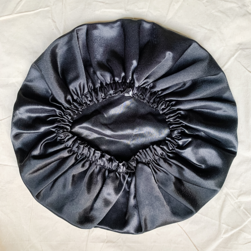 noir, black, medium sized adult bonnet