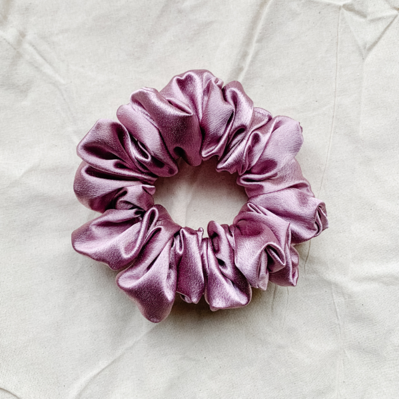 Rosรฉ Chunky Scrunchie